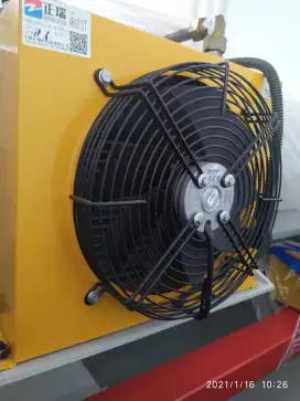 Mesin potong plat / mesin shearing 8 x 3200. Europe standart.