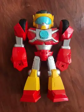 preloved mainan robot tranformer  by hasbro