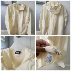 173.  Jaket Hoodie warna Cream