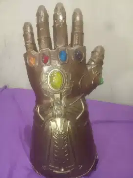 Replika Tangan Thanos ( Tangan Thanos )