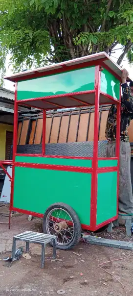 meja dan kursi buat caffe.rumah makan.dll