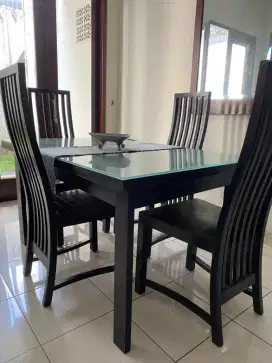 Meja Makan Jati Wood Solid Black Brown Wood.