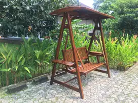 Ayunan taman kayu jati JAKARTA