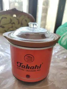 SLOW COOKER - TAKAHI ( 0.7 LITER )