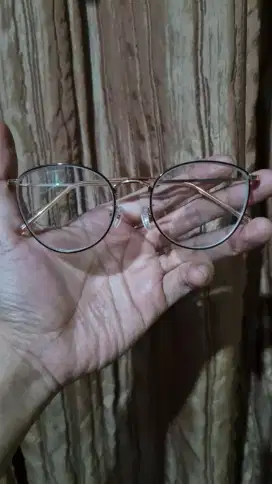 Kacamata Cat eyes korean style like new..