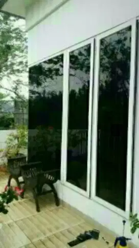 Kaca Film Riben (hitam)