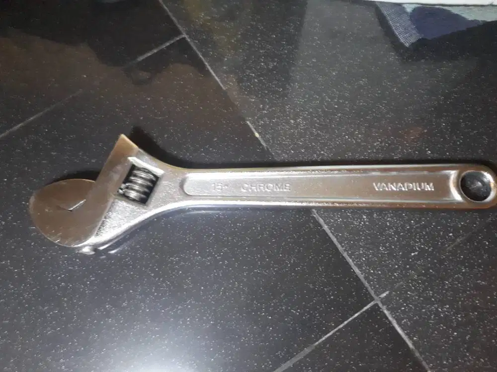 Selery Heavy Duty Adjustable Wrench 15 Inch Kunci Inggris. (A-857)