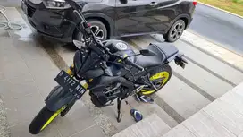 BU !! DIJUAL MURAH YAMAHA MT15 MULUS LOW KM. JARANG DIPAKAI.