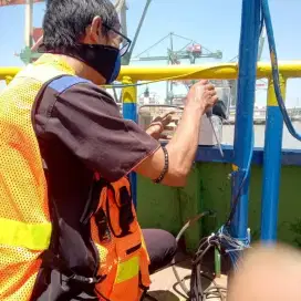 GPS tracker motor mobil truk dan alat berat