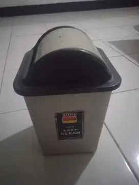 Kotak tempat merek nagata