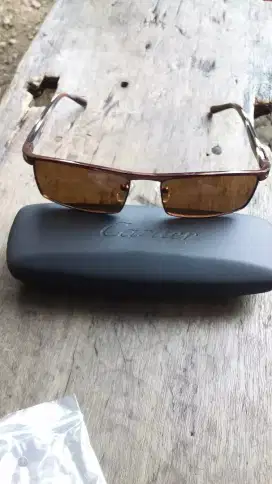 Kacamata cartier motif kayu made in francis