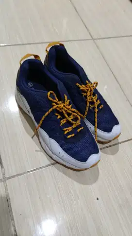 Sepatu eagle badminton running basket original 43 9 27cm