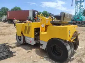 Combination Roller Sakai TW500 kapasitas 5-6 Ton Ex Japan