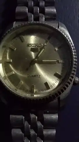 Jam tangan Seiko jadul.