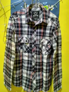 Kemeja lengan panjang dan pendek