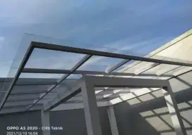 Kanopi kaca tempered