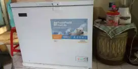 Saya Beli Kulkas,Freezer,Showcase bekas anda ssgala kondisi