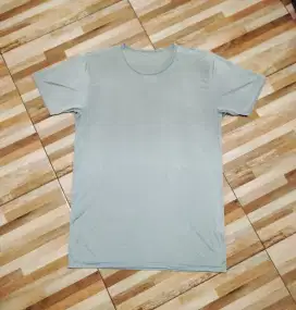 Uniqlo top sport