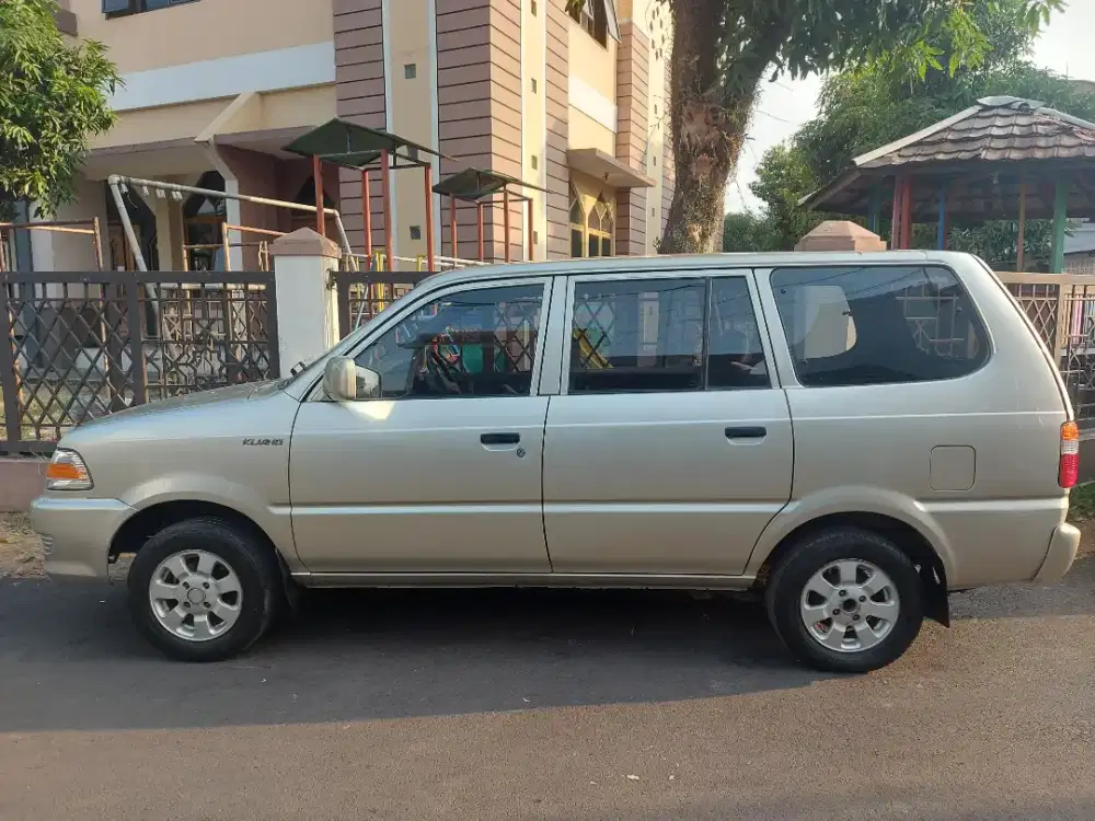 ganti atau pasang kaca film mobil panggilan