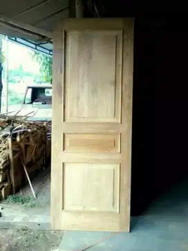 Daun pintu dan kusen jati