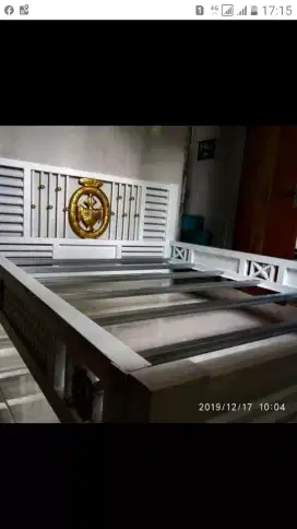 Dipan  dari besi