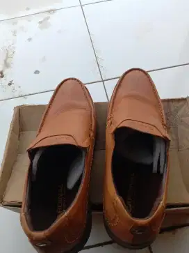 sepatu cardinal bekas seperti baru