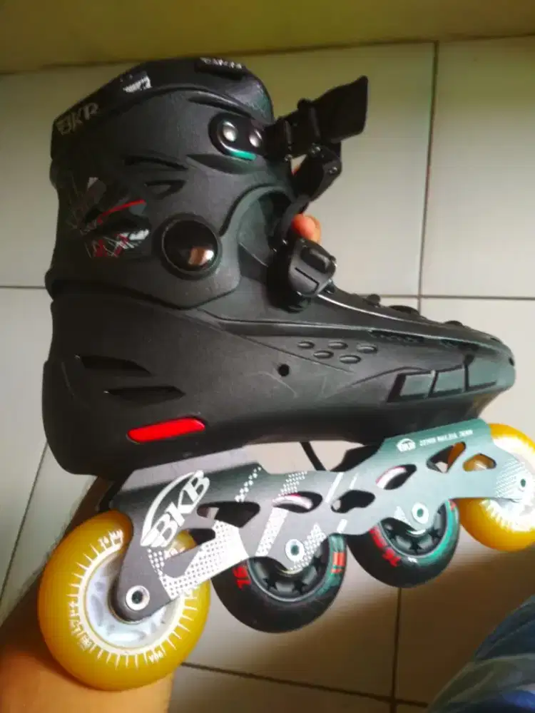 sepatu roda BKB b5s nego