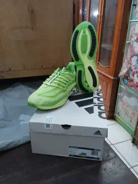 Sepatu Sneakers Adidas Alphaboost V1 Original, Green Lime Size 43