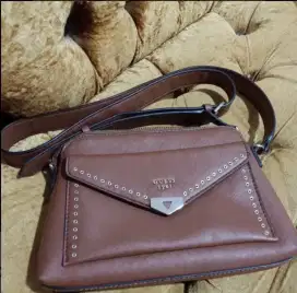 Tas selempang Guess original coklat