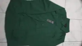 Dijual kemeja panjang Vio Roldan size M warna hijau natal