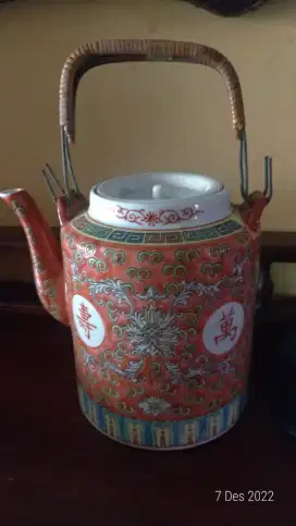 Teko Peranakan motif  Timbul Oriental