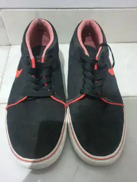 Sepatu Casual Nike