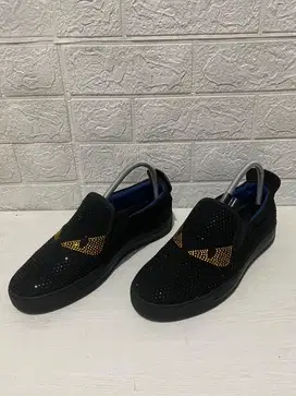 Sepatu slip on fendi monster swarosvki original rare size 39-40