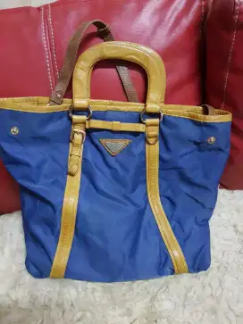 Tas Prada ori sangat mulus size L bahan mix kulit dan nylon tebal