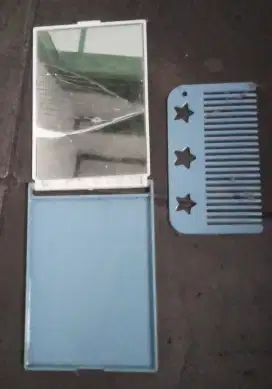 Seperangkat cermin sama sisir
