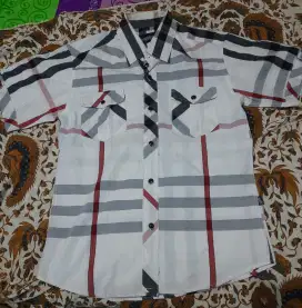 Kemeja Lengan Pendek