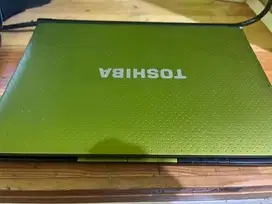 Toshiba NB520 - fungsi normal, ex pemakaian cewek. Nego smp deal