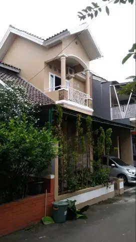 Rumah cantik siap huni dalam komplek sekitar arinda