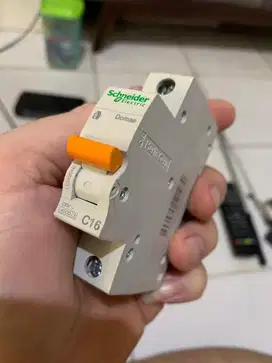 Saklar MCB Schneider 16CA