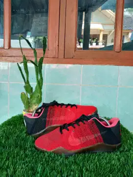 Jual sepatu Basket merk Nike Kobe 11 size 42 insole 26.5 Made i China