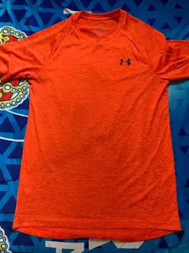 Baju Olahraga Under Armour Orange Size XS