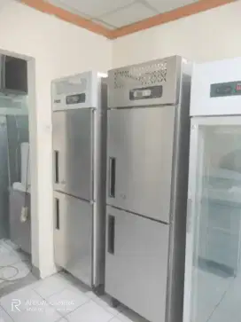 UPRIGHT CHILLER 2 DOOR