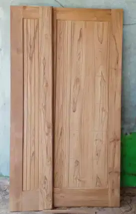 Pintu kayu jati