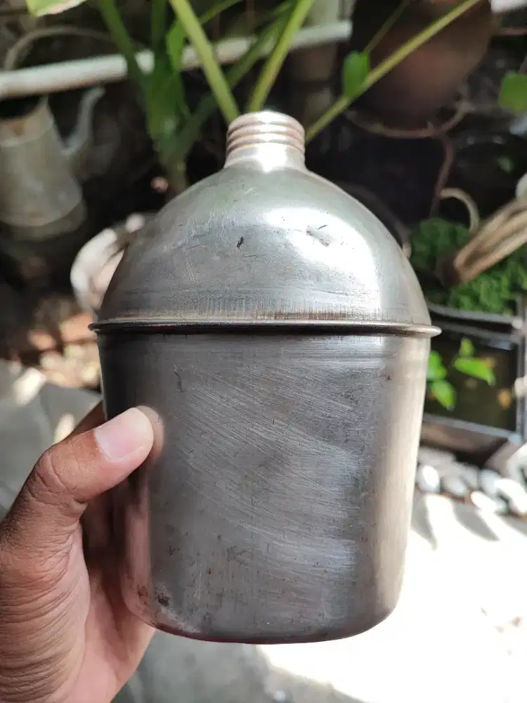 Vintage US Military WW2 1944 US GP and FCO Metal Canteen