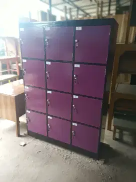 Loker/rak pintu