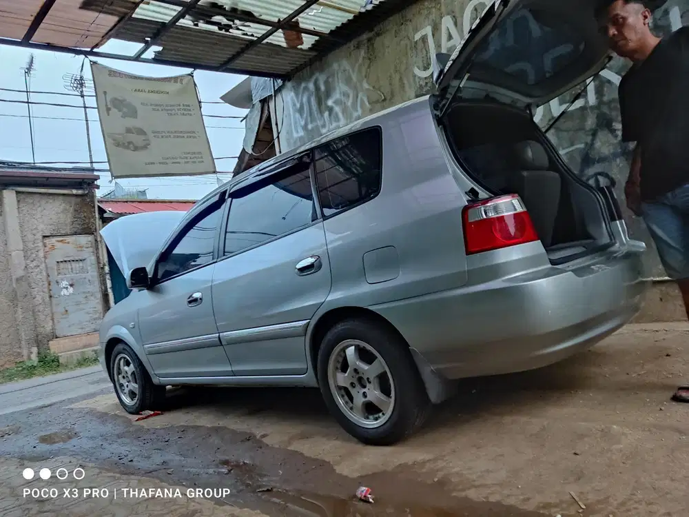 Kia Carens II 2003 Bensin