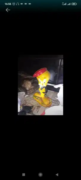 Patung Tweety kuning edition