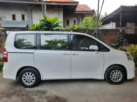 Di jual mobil toyota Nav1