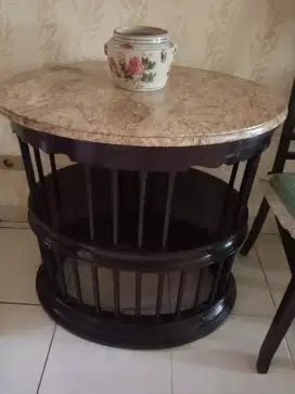Meja Antik  Betawi