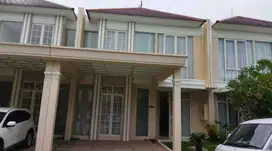 Disewakan rumah bagus siap huni semi furnish grand island pakuwon city
